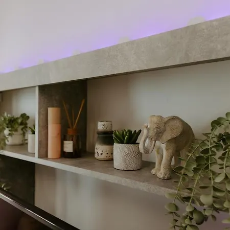 Apartment Stylish Stonehouse In *