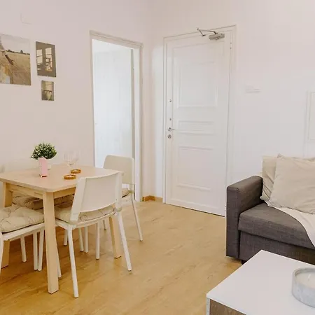 Apartment Stylish Stonehouse In