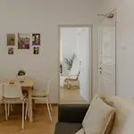 Stylish Stonehouse In Διαμέρισμα *