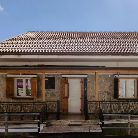 Stylish Stonehouse In Διαμέρισμα