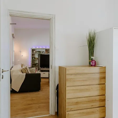 شقة Stylish Stonehouse In بلاتريس