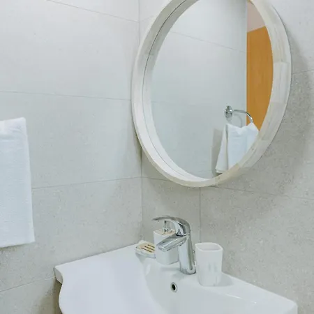 Apartment Stylish Stonehouse In