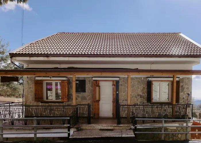 Stylish Stonehouse In アパート