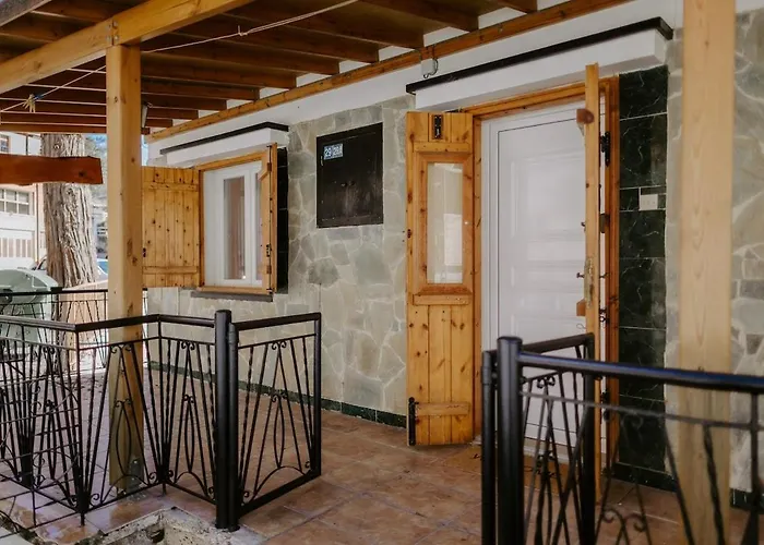 Stylish Stonehouse In Apartmán