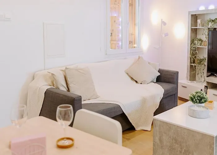 Stylish Stonehouse In * Platres